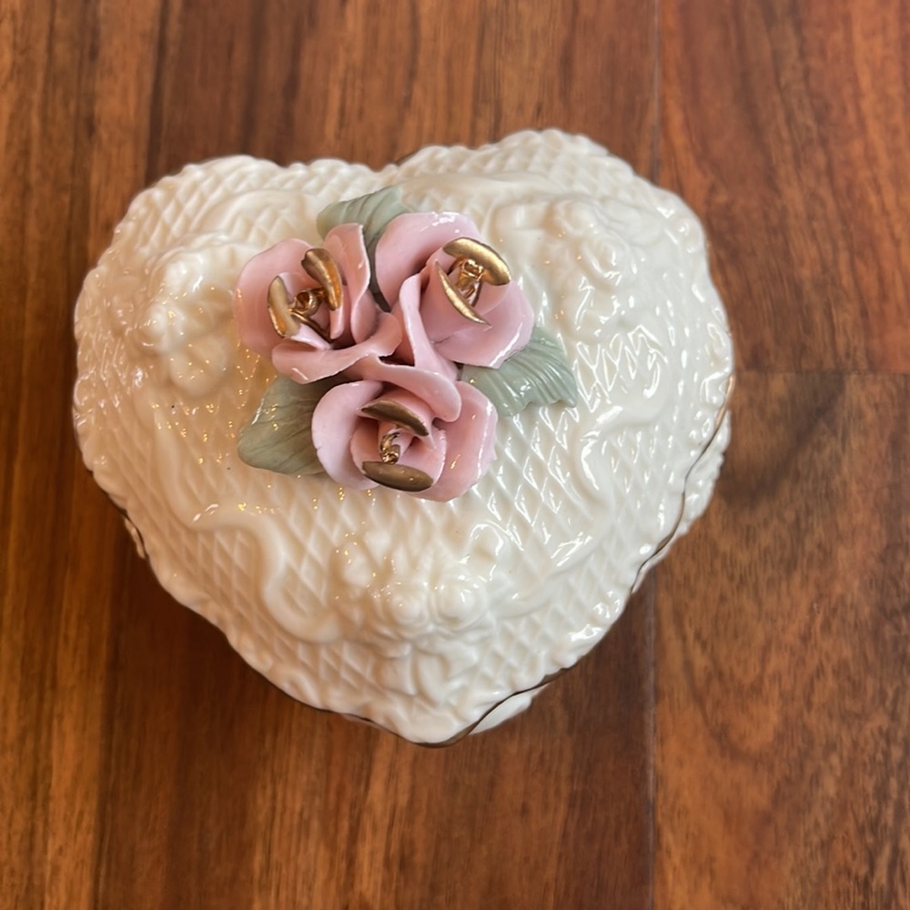 Porcelain Rose Heart Trinket box